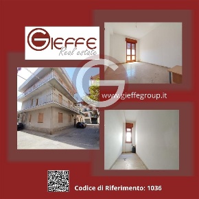 Foto Appartamento a Taurianova Centro di 130 m² con 4 locali in vendita