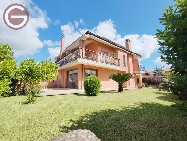 Foto Villa in Via Montarello 23, Taurianova in vendita