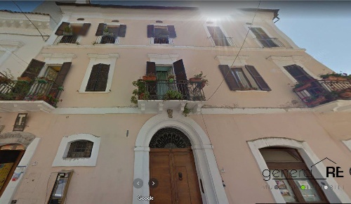 Foto Appartamento a Città Sant'Angelo Centro di 215 m² con 5 locali