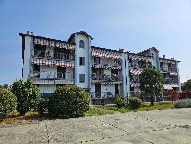 Foto Appartamento in via Sante Colonna, Oleggio Centro di 93 m² in vendita