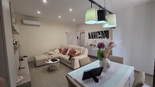 Foto Appartamento in via Antonio Caravalle 3, Formia Centro di 120 m²