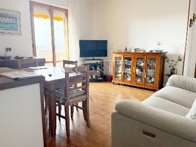 Foto Appartamento a Mondolfo di 90 m² con 5 locali in vendita