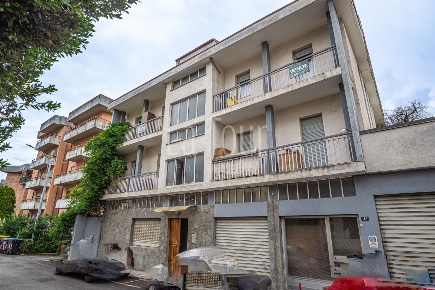 Foto Appartamento in Via Esperanto 4, Aosta Centro di 72 m² con 3 locali