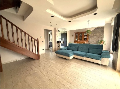 Foto Appartamento in Via Alcide De Gasperi 67, Chivasso Centro di 160 m²