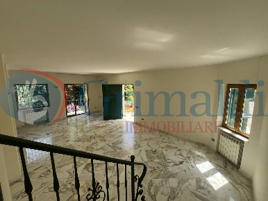 Foto Villa unifamiliare in Via CUPA DELLE FESCINE 35, Pozzuoli di 300 m²