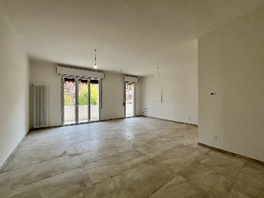 Foto Appartamento a Massa Marina di Massa Centro di 107 m² con 5 locali