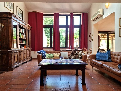 Foto Villa a schiera a Cecina di 192 m² con 10 locali in vendita