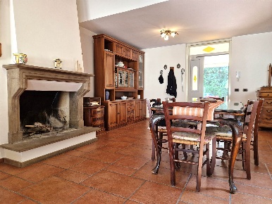 Foto Villa a schiera a Cecina di 192 m² con 10 locali in vendita