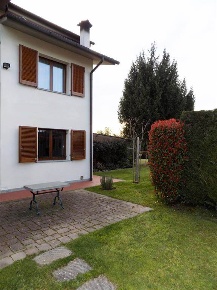 Foto Villa unifamiliare a Borgo San Lorenzo di 150 m² con 8 locali
