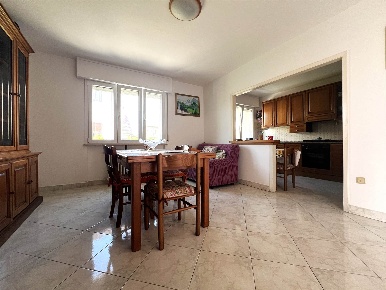 Foto Appartamento a Cecina Cecina Centro di 85 m² con 4 locali in vendita