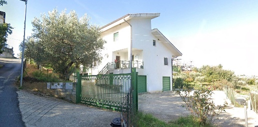 Foto Appartamento a Cosenza Donnici di 92 m² con 4 locali in vendita