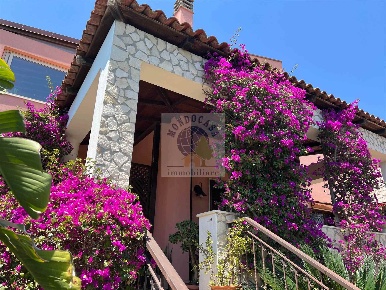 Foto Villa unifamiliare a Siracusa Villaggio Miano di 310 m² con 6 locali