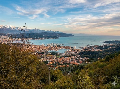 Foto Case semi ndipendenti a La Spezia Foce - Marinasco di 150 m²