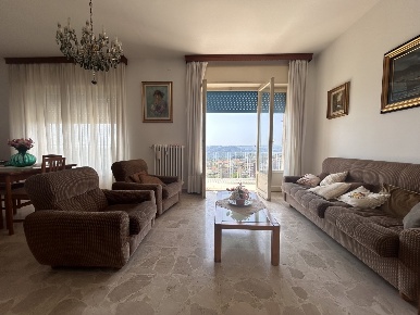 Foto Appartamento a Chieti di 130 m² con 6 locali in vendita