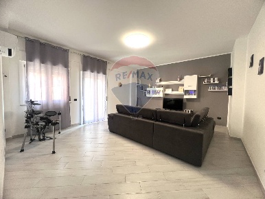 Foto Appartamento in VIA ALTOFONTE, Palermo Università di 135 m² in vendita