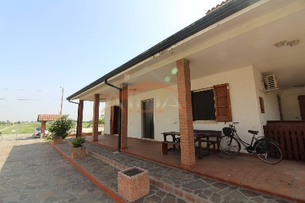 Foto Villa unifamiliare in Via Maria Margotti, Argenta Filo di 350 m²