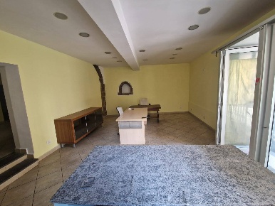 Foto Magazzino in Via del Pavone, Viterbo Sacrario - Piazza della Rocca