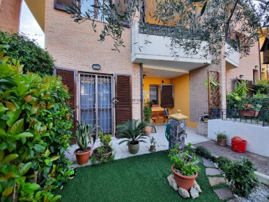 Foto Appartamento in via della scuola, Colli al Metauro di 68 m² in vendita
