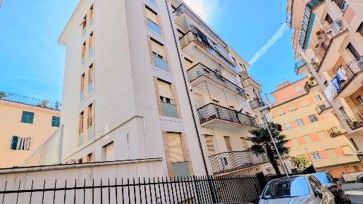 Foto Appartamento in Via Torino, Arenzano Centro di 70 m² con 2 locali