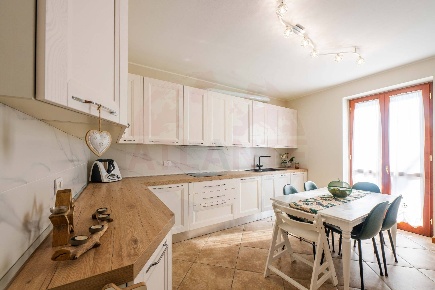 Foto Villa a schiera in Via Teresio Olivetti, Castenedolo Centro di 203 m²