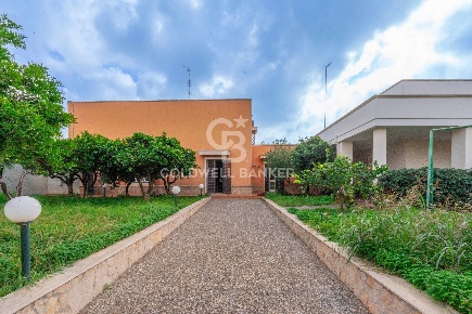 Foto Villa in Via Peschiera, Carmiano in vendita