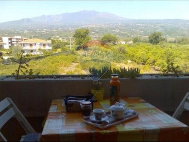 Foto Appartamento in Via Spiaggia, Mascali Sant'Anna di 78 m² con 3 locali