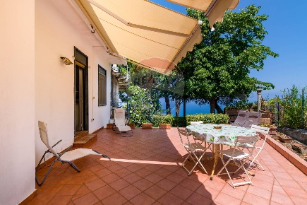 Foto Villa singola in Contrada Roccazzo, Cefalù di 200 m² con 6 locali