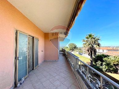 Foto Villa singola in via Luigi Einaudi, Grammichele di 297 m² con 8 locali
