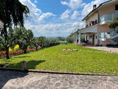 Foto Villa singola in Contrada Montetinello, Monteprandone di 390 m²