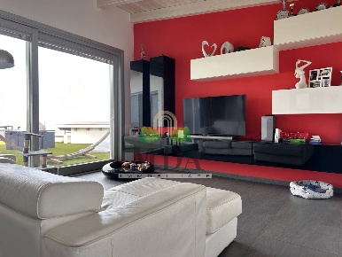 Foto Villa singola in via dei Tassi, Tortoreto Centro di 576 m² in vendita