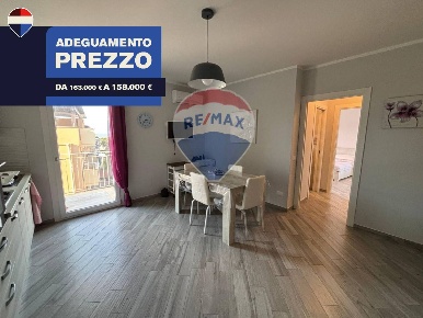 Foto Appartamento in Via Giovanni Verga, Terrasini Centro di 70 m²