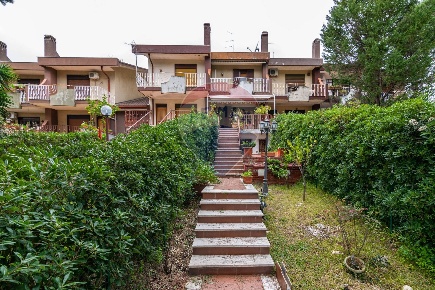 Foto Villa a schiera in Via Papa Giovanni XXIII, Trecastagni in vendita