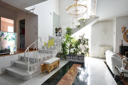 Foto Villa singola in Via Sturzo, Calcinaia Centro di 300 m² con 9 locali