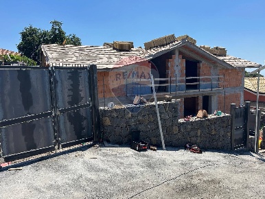 Foto Villa bifamiliare in VIA DELLA COSTITUZIONE, Trecastagni in vendita