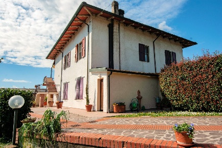 Foto Appartamento a Santa Maria a Monte in vendita