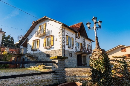 Foto Villa unifamiliare in VIA MONTE CUNEO, Avigliana Centro di 223 m²