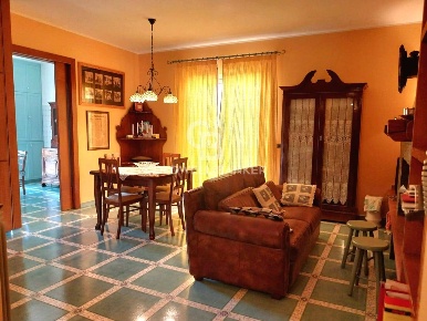 Foto Villa singola in Via Mentana, Vetralla Centro di 179 m² con 7 locali