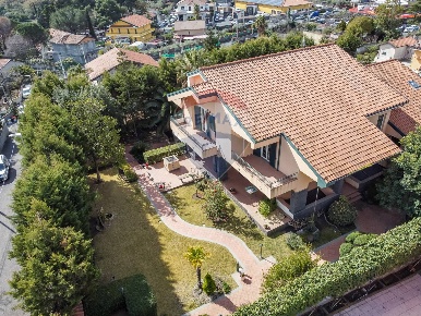 Foto Villa singola in Via San Francesco di Paola, Trecastagni di 584 m²