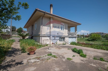 Foto Villa unifamiliare in Via Delle Arance Rosse, Grammichele di 346 m²