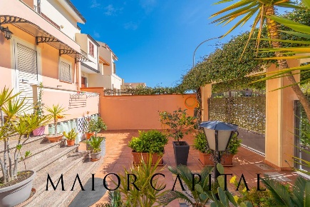 Foto Villa a schiera in Via Lago Omodeo, Siniscola di 100 m² con 5 locali