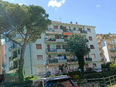 Foto Appartamento in Via Trieste, Arenzano Centro di 80 m² con 3 locali