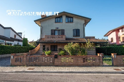 Foto Villa in via IV Novembre, Codigoro in vendita