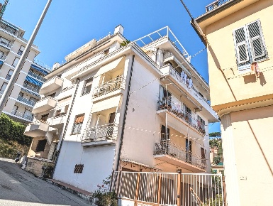 Foto Appartamento in Via Unità d'Italia, Arenzano Centro di 90 m²