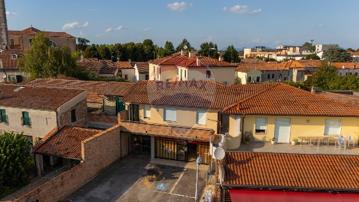 Foto Appartamento a Lendinara Centro di 125 m² con 4 locali in vendita
