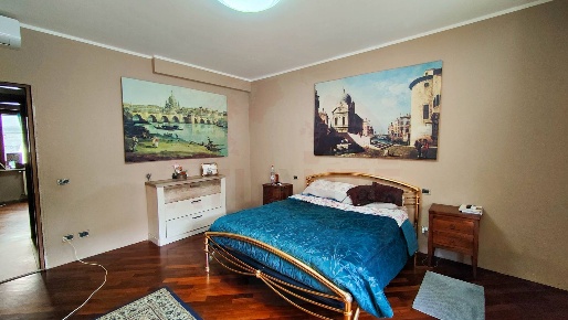 Foto Appartamento in Viale Isonzo, Orzinuovi Centro di 132 m² con 4 locali