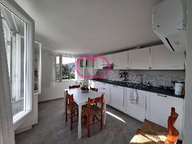 Foto Appartamento in via Ginepro, Varazze Casanova di 90 m² con 5 locali