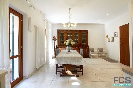 Foto Appartamento in Via Colombo, Finale Ligure Centro di 81 m² in vendita