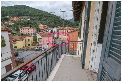 Foto Appartamento in Via Pero, Varazze Pero di 75 m² con 4 locali