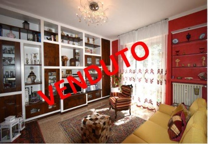 Foto Appartamento in Via Petrarca, Bernareggio Centro di 100 m² in vendita