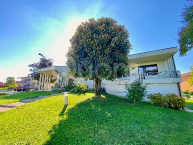 Foto Villa unifamiliare in via Giovanni Picotti, Latisana Pertegada